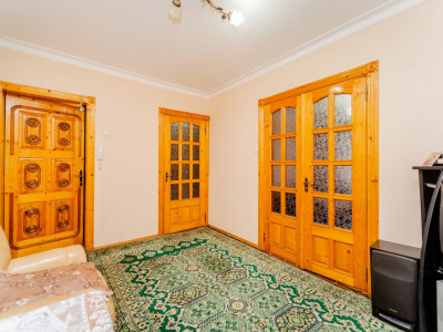 Apartament cu 3 camere, seria 143, Botanica, str. Cuza Vodă, zonă de parc!